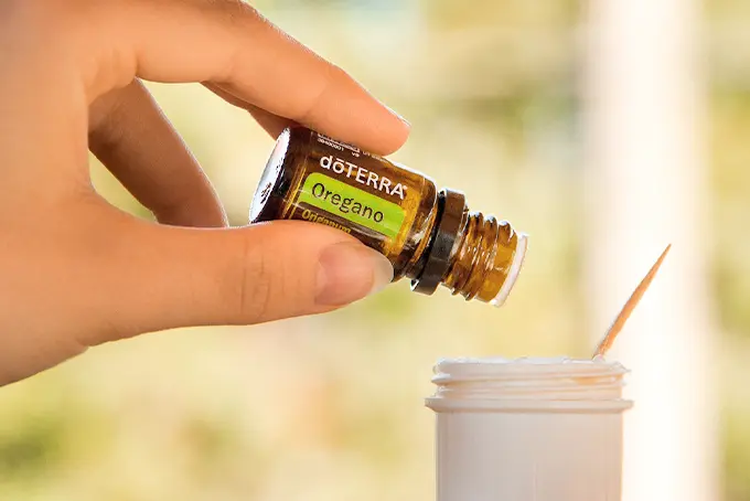 ulei esential oregano remediu raceala freepik 4999443
